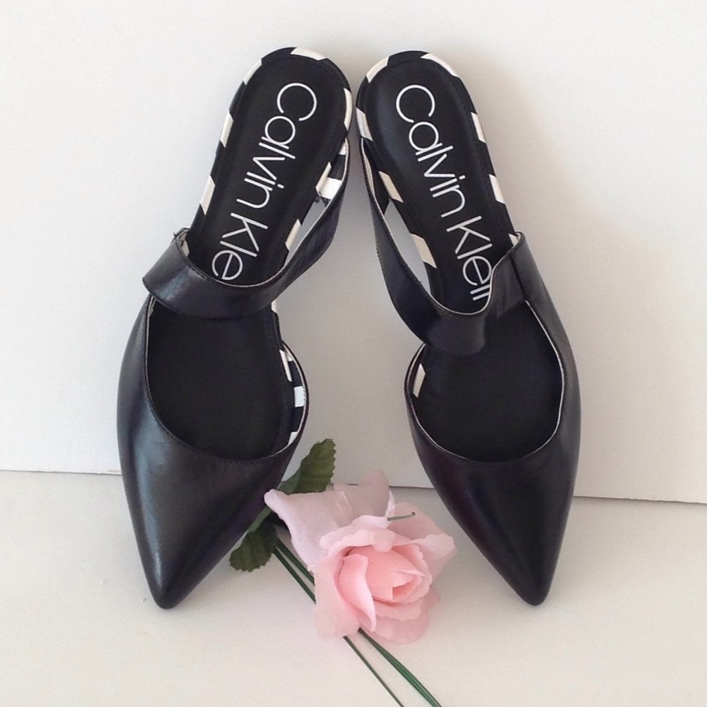 🅰️Calvin Klein - 'Arelys' Assymetrical Strap Shoe